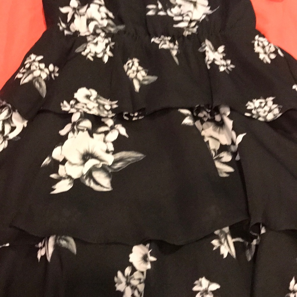 Black and white floral dress. - Picture 3 of 5
